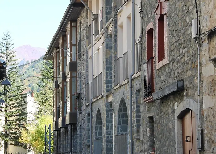 Rosa Canfranc, Tu Refugio En El Corazon Del Pirineo Aragones Canfranc